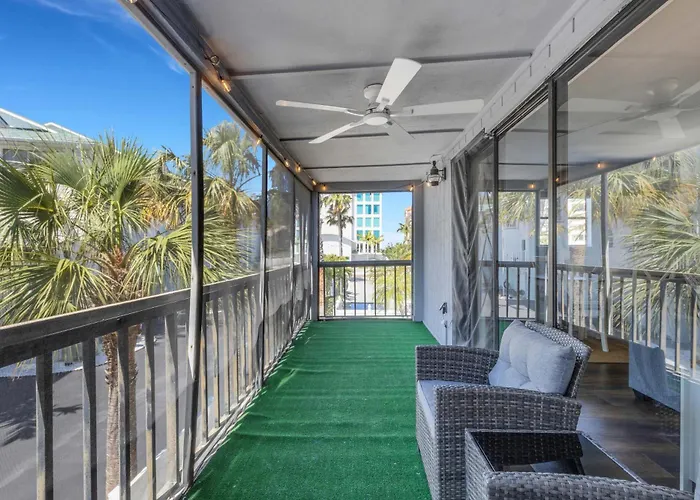 Сasa de vacaciones Retreat - Steps To - King - Pool - Games Clearwater Beach